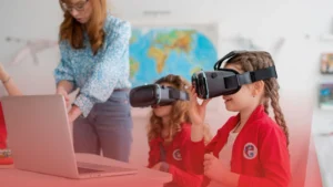 Leia mais sobre o artigo Tecnologia na Escola Não Falta — Falta Formação Para Usá-la de Verdade